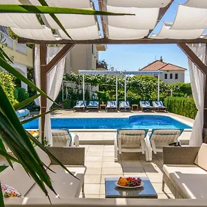 Guest house Kasalo Trogir